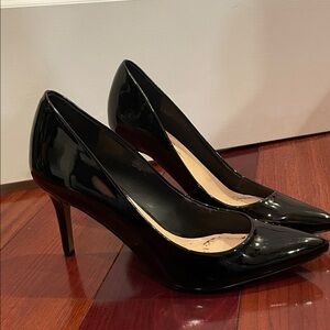 Jessica Simpson Black Patent Pointed-Toe Pumps